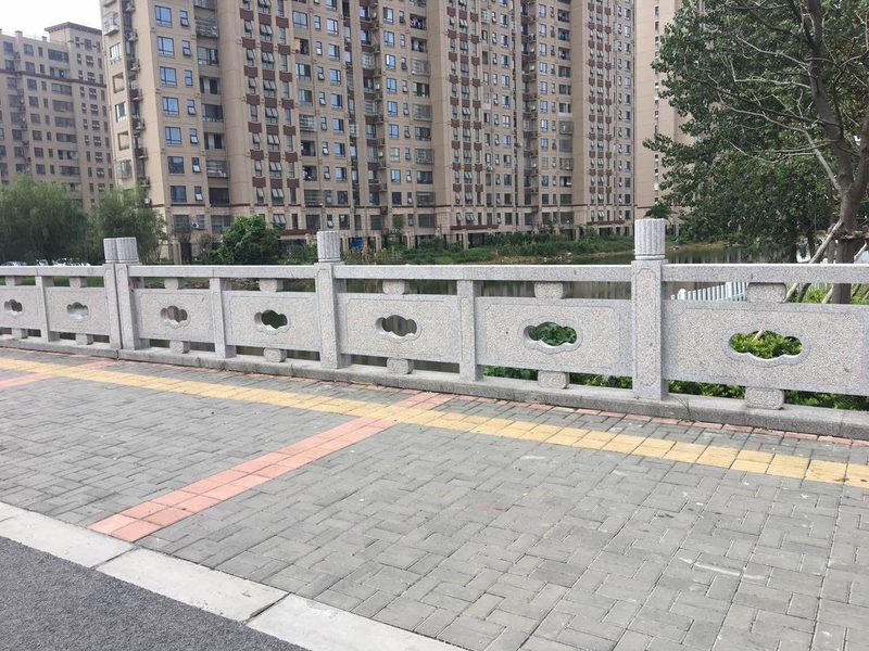 镂空桥栏板