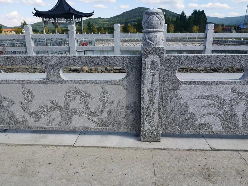芝麻灰阴刻栏杆