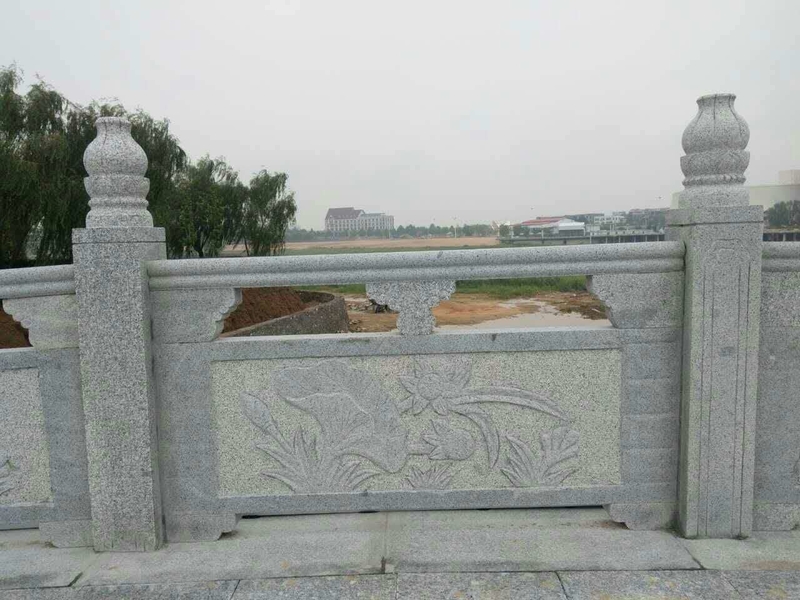 芝麻灰浮雕栏杆